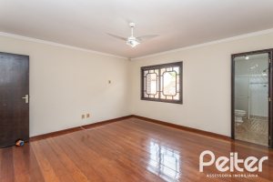 Casa à venda com 379m², 3 dormitórios, 2 suítes, 3 vagas, no bairro Ipanema em Porto Alegre