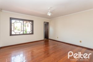 Casa à venda com 379m², 3 dormitórios, 2 suítes, 3 vagas, no bairro Ipanema em Porto Alegre
