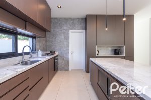 Casa em Condomínio à venda com 344m², 4 dormitórios, 4 suítes, 4 vagas, no bairro Alphaville em PORTO ALEGRE