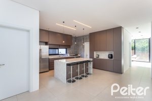 Casa em Condomínio à venda com 344m², 4 dormitórios, 4 suítes, 4 vagas, no bairro Alphaville em PORTO ALEGRE