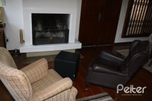 Casa à venda com 250m², 4 dormitórios, 2 suítes, 2 vagas, no bairro Ipanema em Porto Alegre