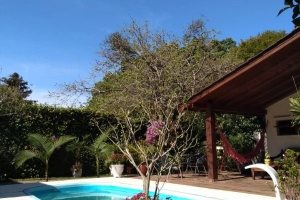 Casa à venda com 250m², 4 dormitórios, 2 suítes, 2 vagas, no bairro Ipanema em Porto Alegre