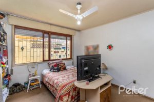 Casa à venda com 246m², 3 dormitórios, 1 suíte, 4 vagas, no bairro Jardim Isabel em Porto Alegre