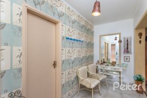 Casa à venda com 246m², 3 dormitórios, 1 suíte, 4 vagas, no bairro Jardim Isabel em Porto Alegre