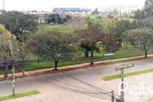 Apartamento à venda com 66m², 3 dormitórios, 1 suíte, 1 vaga, no bairro Humaitá em Porto Alegre