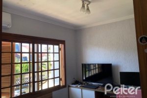 Casa à venda com 208m², 3 dormitórios, 1 suíte, 2 vagas, no bairro Espírito Santo em Porto Alegre