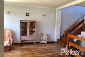 Casa à venda com 208m², 3 dormitórios, 1 suíte, 2 vagas, no bairro Espírito Santo em Porto Alegre