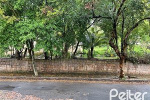 Terreno à venda com 2377m², no bairro Tristeza em Porto Alegre