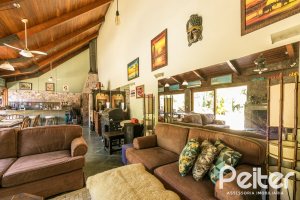 Casa à venda com 370m², 4 dormitórios, 2 suítes, 5 vagas, no bairro Vila Assunção em Porto Alegre