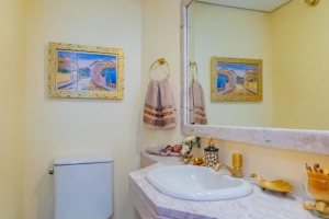 Cobertura à venda com 341m², 3 dormitórios, 1 suíte, 2 vagas, no bairro Menino Deus em Porto Alegre