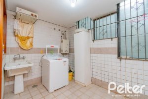 Cobertura à venda com 341m², 3 dormitórios, 1 suíte, 2 vagas, no bairro Menino Deus em Porto Alegre