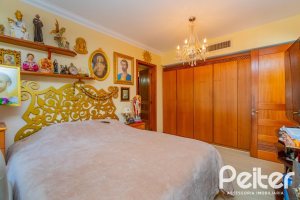 Cobertura à venda com 341m², 3 dormitórios, 1 suíte, 2 vagas, no bairro Menino Deus em Porto Alegre