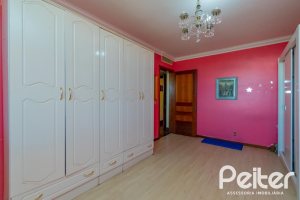 Cobertura à venda com 341m², 3 dormitórios, 1 suíte, 2 vagas, no bairro Menino Deus em Porto Alegre