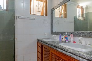 Cobertura à venda com 341m², 3 dormitórios, 1 suíte, 2 vagas, no bairro Menino Deus em Porto Alegre