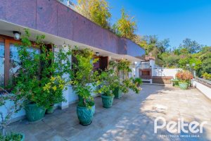 Cobertura à venda com 341m², 3 dormitórios, 1 suíte, 2 vagas, no bairro Menino Deus em Porto Alegre