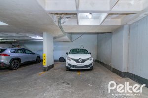 Cobertura à venda com 341m², 3 dormitórios, 1 suíte, 2 vagas, no bairro Menino Deus em Porto Alegre