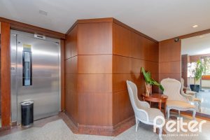 Cobertura à venda com 341m², 3 dormitórios, 1 suíte, 2 vagas, no bairro Menino Deus em Porto Alegre