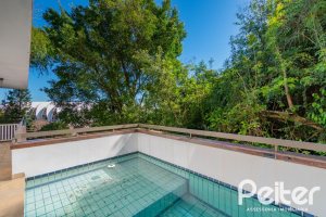 Cobertura à venda com 341m², 3 dormitórios, 1 suíte, 2 vagas, no bairro Menino Deus em Porto Alegre