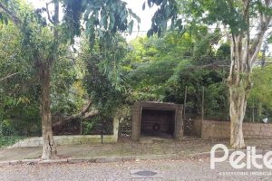 Terreno à venda com 440m², no bairro Espírito Santo em Porto Alegre