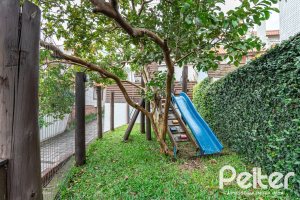 Casa em Condomínio à venda com 239m², 3 dormitórios, 3 suítes, 3 vagas, no bairro Santa Tereza em Porto Alegre