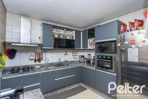 Casa em Condomínio à venda com 239m², 3 dormitórios, 3 suítes, 3 vagas, no bairro Santa Tereza em Porto Alegre