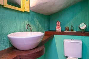 Casa em Condomínio à venda com 239m², 3 dormitórios, 3 suítes, 3 vagas, no bairro Santa Tereza em Porto Alegre