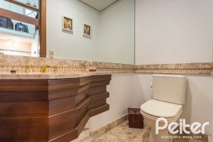 Casa em Condomínio à venda com 216m², 3 dormitórios, 1 suíte, 3 vagas, no bairro Tristeza em Porto Alegre