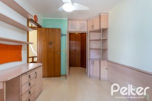 Casa em Condomínio à venda com 216m², 3 dormitórios, 1 suíte, 3 vagas, no bairro Tristeza em Porto Alegre