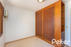 Casa em Condomínio à venda com 216m², 3 dormitórios, 1 suíte, 3 vagas, no bairro Tristeza em Porto Alegre