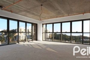 Comercial à venda com 47m², 1 vaga, no bairro Tristeza em Porto Alegre