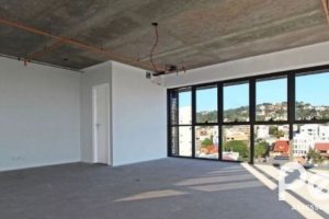 Comercial à venda com 47m², 1 vaga, no bairro Tristeza em Porto Alegre