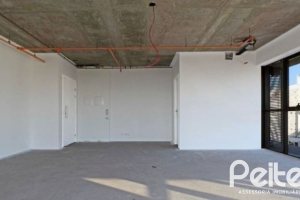 Comercial à venda com 47m², 1 vaga, no bairro Tristeza em Porto Alegre