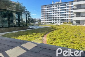 Comercial à venda com 47m², 1 vaga, no bairro Tristeza em Porto Alegre