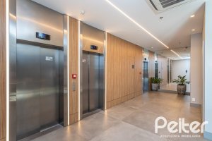 Comercial à venda com 47m², 1 vaga, no bairro Tristeza em Porto Alegre