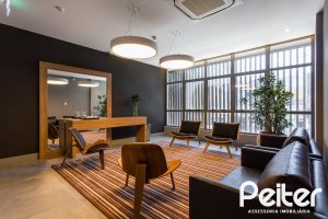 Comercial à venda com 47m², 1 vaga, no bairro Tristeza em Porto Alegre