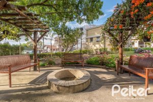 Apartamento à venda com 45m², 2 dormitórios, 1 vaga, no bairro Camaqua em PORTO ALEGRE