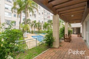 Apartamento à venda com 70m², 3 dormitórios, 1 suíte, 1 vaga, no bairro Cavalhada em PORTO ALEGRE