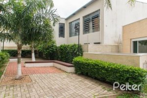 Apartamento à venda com 70m², 3 dormitórios, 1 suíte, 1 vaga, no bairro Cavalhada em PORTO ALEGRE