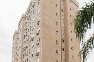 Apartamento à venda com 70m², 3 dormitórios, 1 suíte, 1 vaga, no bairro Cavalhada em PORTO ALEGRE