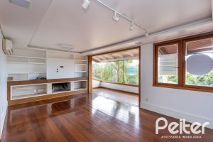 Cobertura à venda com 238m², 3 dormitórios, 1 suíte, 2 vagas, no bairro Cristal em PORTO ALEGRE