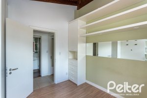 Cobertura à venda com 238m², 3 dormitórios, 1 suíte, 2 vagas, no bairro Cristal em PORTO ALEGRE