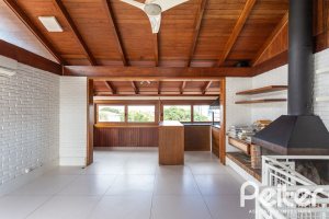 Cobertura à venda com 238m², 3 dormitórios, 1 suíte, 2 vagas, no bairro Cristal em PORTO ALEGRE