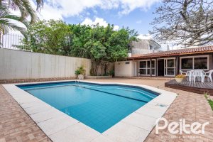 Cobertura à venda com 238m², 3 dormitórios, 1 suíte, 2 vagas, no bairro Cristal em PORTO ALEGRE