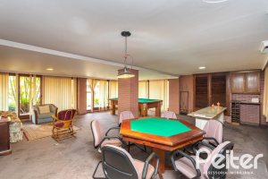 Cobertura à venda com 238m², 3 dormitórios, 1 suíte, 2 vagas, no bairro Cristal em PORTO ALEGRE