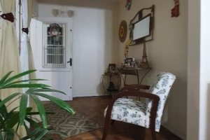 Casa à venda com 210m², 3 dormitórios, 1 suíte, 2 vagas, no bairro Guarujá em Porto Alegre