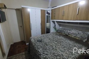 Casa à venda com 210m², 3 dormitórios, 1 suíte, 2 vagas, no bairro Guarujá em Porto Alegre