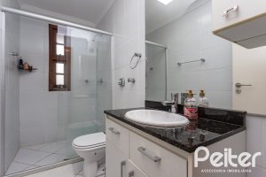 Casa à venda com 410m², 3 dormitórios, 3 suítes, 3 vagas, no bairro Ipanema em Porto Alegre