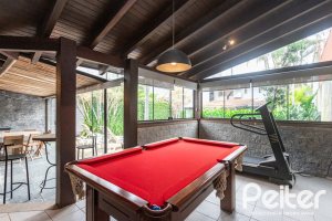 Casa à venda com 410m², 3 dormitórios, 3 suítes, 3 vagas, no bairro Ipanema em Porto Alegre