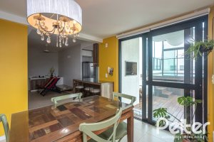 Cobertura à venda com 145m², 3 dormitórios, 1 suíte, 2 vagas, no bairro Tristeza em PORTO ALEGRE