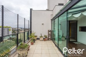 Cobertura à venda com 145m², 3 dormitórios, 1 suíte, 2 vagas, no bairro Tristeza em PORTO ALEGRE